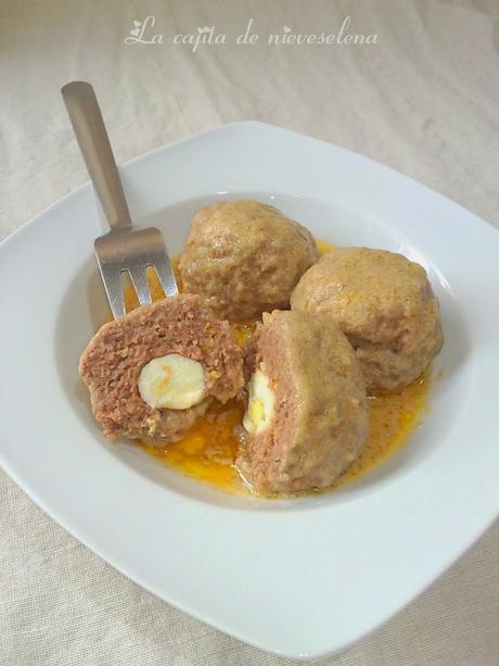 Huevos escoceses fusión Egipto en salsa de almendras