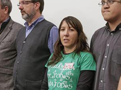 comunidad educativa vuelca contra