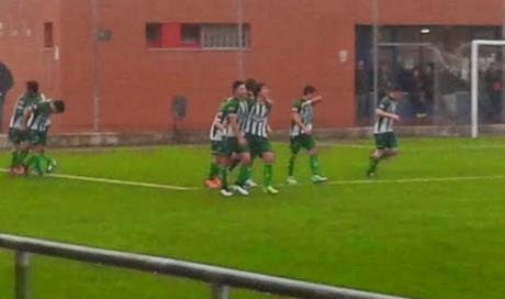 Llano 2000-At.Perines (0-2), División de Honor Juvenil: Tres puntos de oro para los cántabros en tierras asturianas