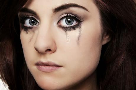 SOLUCIÓN A LOS OJOS LLORONES CUANDO TE LOS MAQUILLAS.