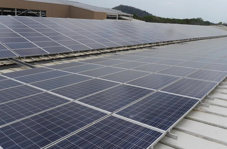 Do It Center sucursal Costa Verde con energía limpia