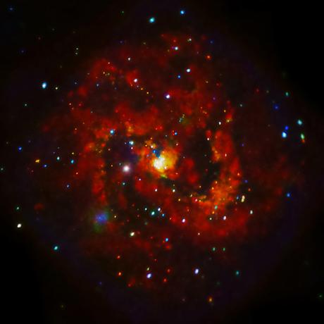 Chandra mira en rayos X a SN 1957D