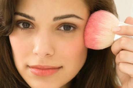 TIPS PARA UN MAQUILLAJE EN VERANO TIPS PARA UN MAQUILLAJE EN VERANO
