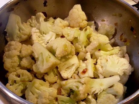 Sopa de coliflor, garbanzos y guisantes con picatostes sopagarbanzoscoliflor2