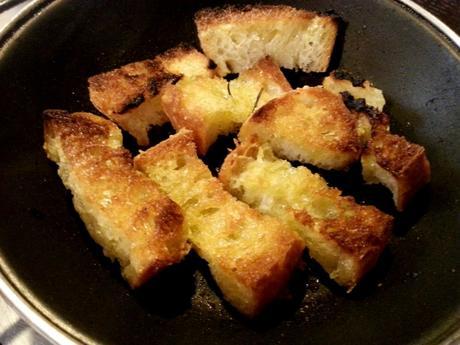 Sopa de coliflor, garbanzos y guisantes con picatostes sopagarbanzoscoliflor4