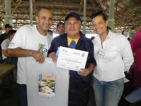 CSPA dota de herramientas e indumentaria a vendedores del Mercado Los Cocos