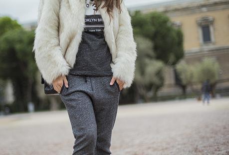 street style barbara crespo fur coat white boyfriend pants ugg boots fashion blogger outfit blog de moda street style barbara crespo fur coat white boyfriend pants ugg boots fashion blogger outfit blog de moda