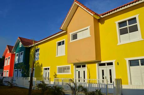 Danilo inaguró una estancia y una escuela en Barahona.