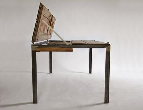 Un escritorio realizado con ventanas recicladas