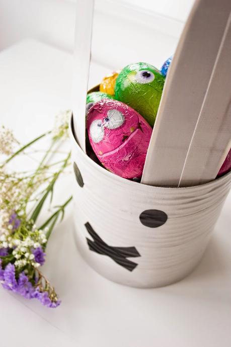 Taller de creactividad: Diy conejo para lo huevos de Pascua1 Taller de creactividad: Diy conejo para lo huevos de Pascua en una lata1