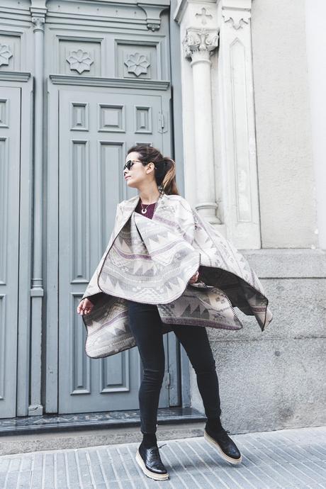 Aztec_poncho-Outfit-Burgundy_Jumper-Oxfords-Black_Jeans-Street_Style-41
