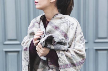 Aztec Print Aztec_poncho-Outfit-Burgundy_Jumper-Oxfords-Black_Jeans-Street_Style-89