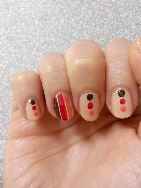 Nude con nail tapes Nude con nail tapes