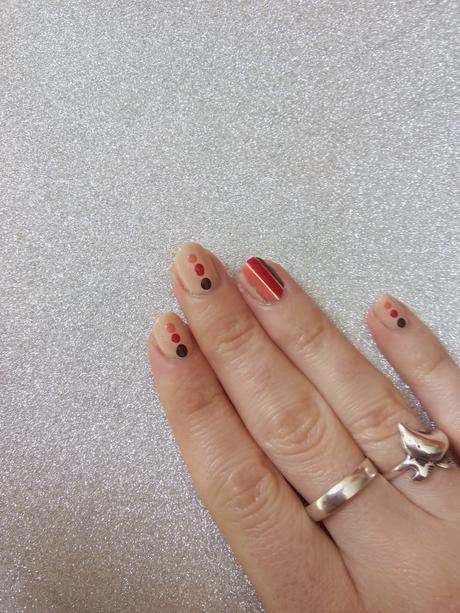 Nude con nail tapes Nude con nail tapes