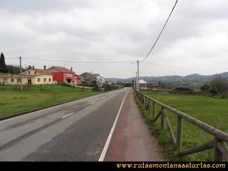 Ruta de los Dólmenes y Monte Areo: Senda por la carretera