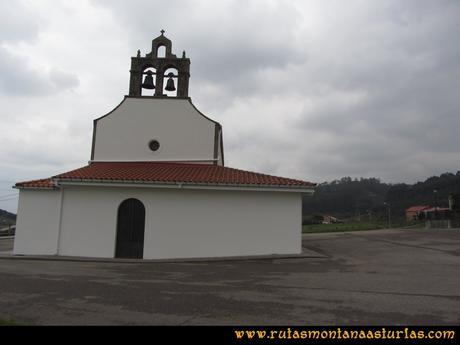 Ruta de los Dólmenes y Monte Areo: Iglesia de Santiago