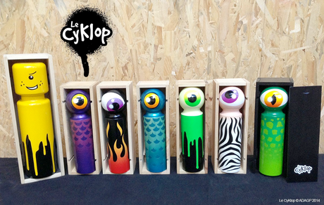 A todos los tontos nos da por algo y a éste le dio por pintar bolardos. le cyklop arte urbano diferente original