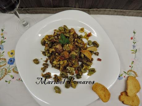 Revuelto de habas y bacon.