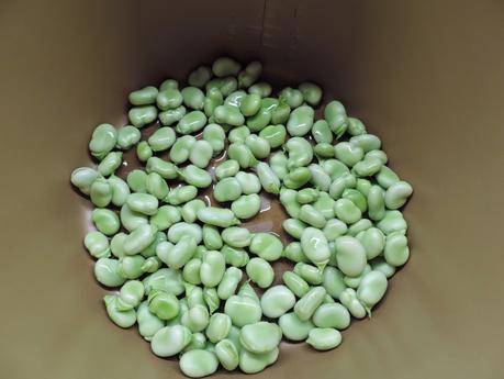 Revuelto de habas y bacon.