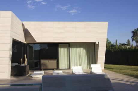 NUEVAS IMÁGENS DE LA VIVIENDA PROYECTADA POR A-CERO EN SEVILLA