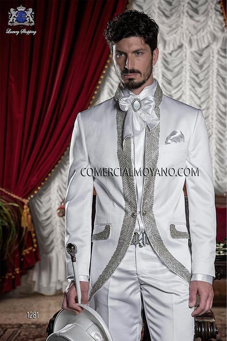 Traje de novio semilevita de raso blanco con pedrería de plata y cuello Mao, modelo 1281 Ottavio Nuccio Gala colección Barroco 2015.