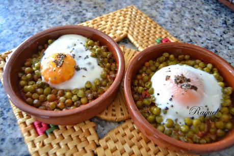 Huevos al Plato con Trufa y Guisantes.