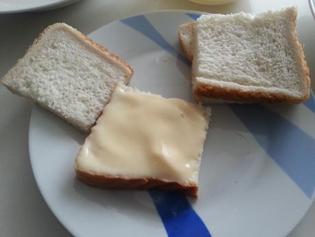 TORRIJAS RELLENAS DE CREMA
