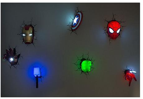 Luz en la habitación luz noche superheroes toyworld
