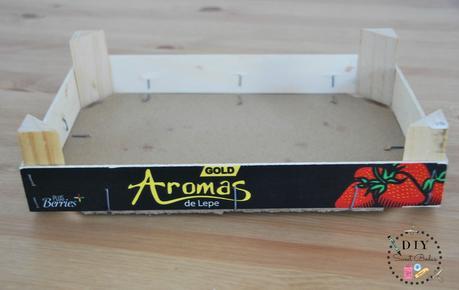 DIY: Caja de fresas con Chalkboard paint DIY: Caja de fresas con Chalkboard paint