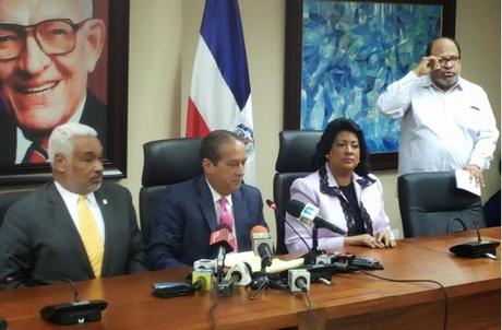 Ambiente de reelección en CP PLD; será debatida en abril.