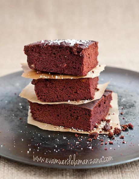 Brownie de cacao y remolacha con harina de coco
