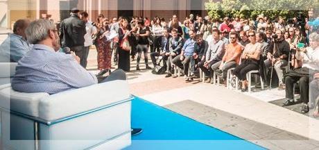 BAFICI 2015. Acto de apertura Lombardi y Panozzo, en el Centro Cultural recoleta, de espaldas a la cámara. Foto que el ministro de Cultura publicó en su cuenta de Twitter.