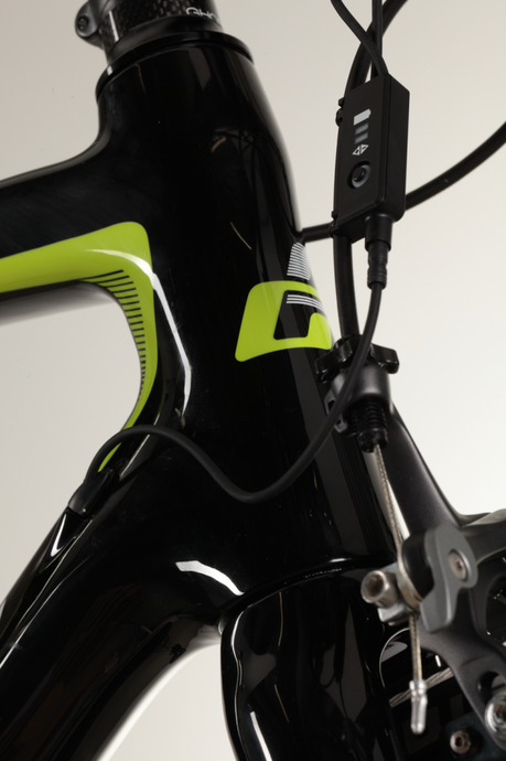 NIVOLET_6_LC_black-limegreen-white_D01_MG_9550