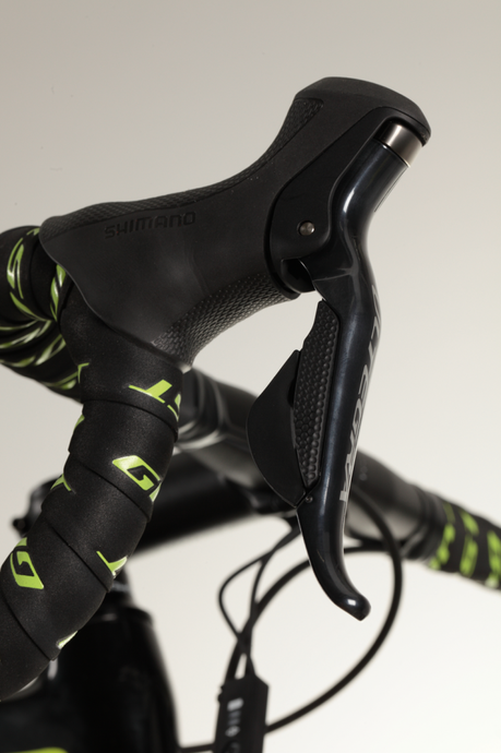 NIVOLET_6_LC_black-limegreen-white_D02_MG_9551