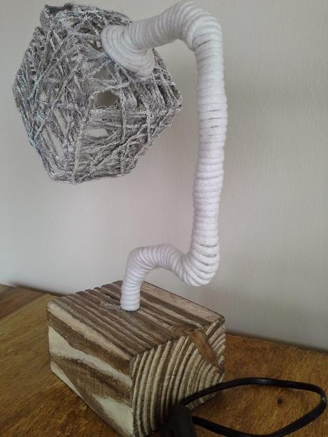 Lámpara con pale y lana