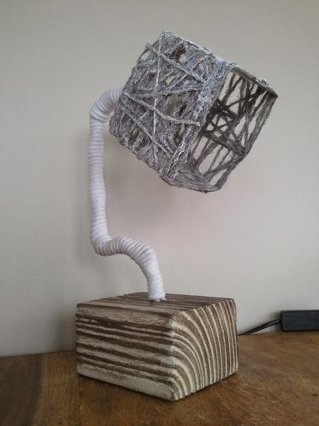 Lámpara con pale y lana