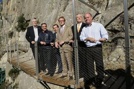 Ya podremos disfrutar pura naturaleza y un entorno único en Andalucia  El Caminito del Rey ya abierto hoy al público tras un año de obras.