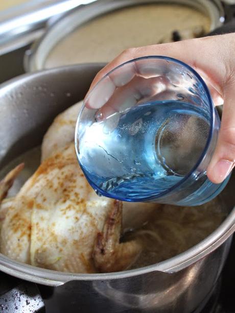 Corona de arroz, pollo y frutos secos مقلوبة الرز والدجاج