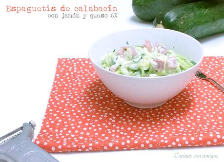 espaguetis de calabacín con jamón y queso