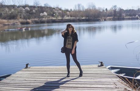 street style barbara crespo kimono jacket wild love hakei tshirt laguna de las madres madrid fashion blogger outfit blog de moda