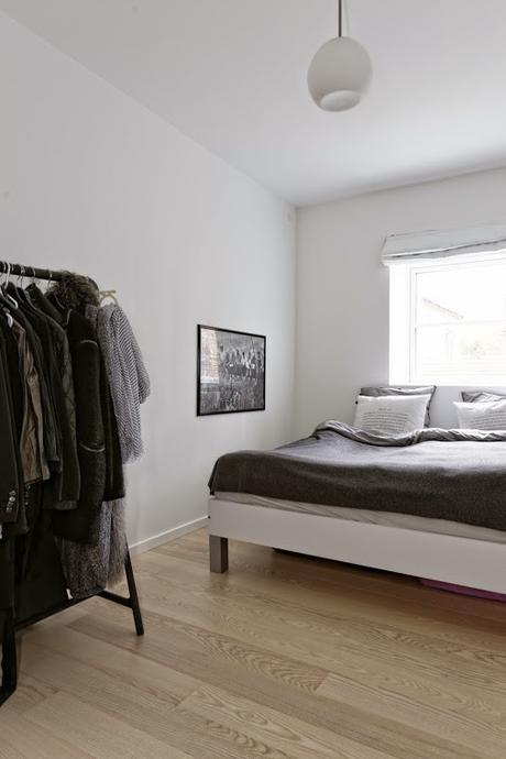 pared de piedra decoración mobiliario nórdico y americano interiores diafanos estilo nórdico escandinavo decoración áticos nórdicos cocinas blancas danesas modernas bonitas calidades decoración blog decoracion interiores áticos nórdicos de lujo 