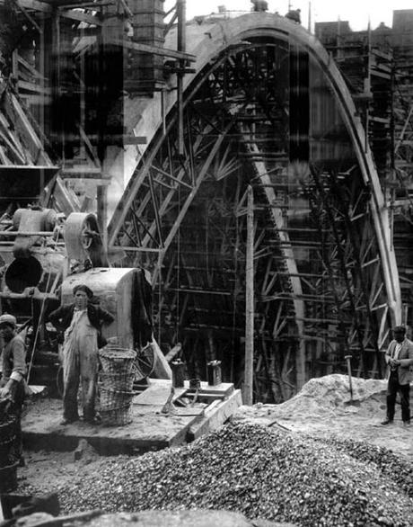 La vida del Viaducto de la Calle Bailén en 10 imágenes