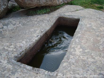 Cascada del Chorro y Tumbas Antropomorfas. Los Navalucillos. (Toledo).