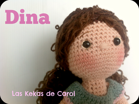 muñeca de crochet Dina