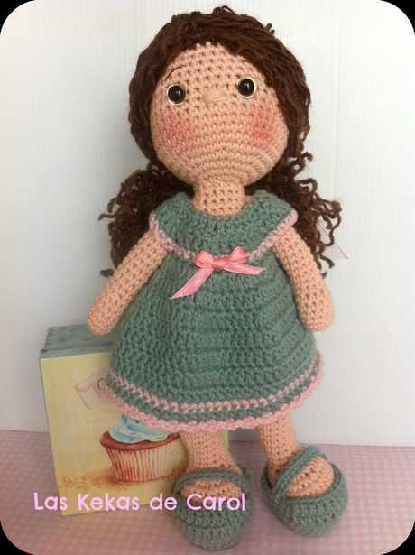 Nueva muñeca de crochet: Dina