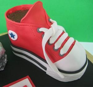 Tarta-converse-carabas-metienestarta