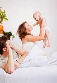 El colecho influye en la relación de los padres