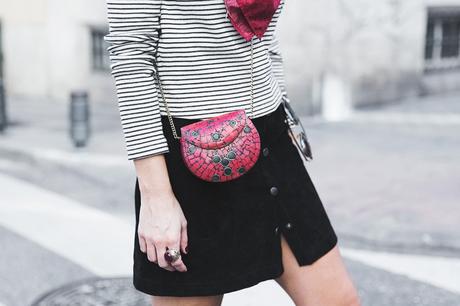 Suede_Skirt-Striped_Top-Bandana-Vintage_Bag-Outfit-Street_Style-25
