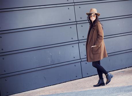 street style barbara crespo black and brown coat leopard booties fashion blogger outfit blog de moda
