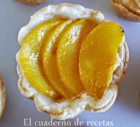 Pastelitos de Hojaldre y Melocotón